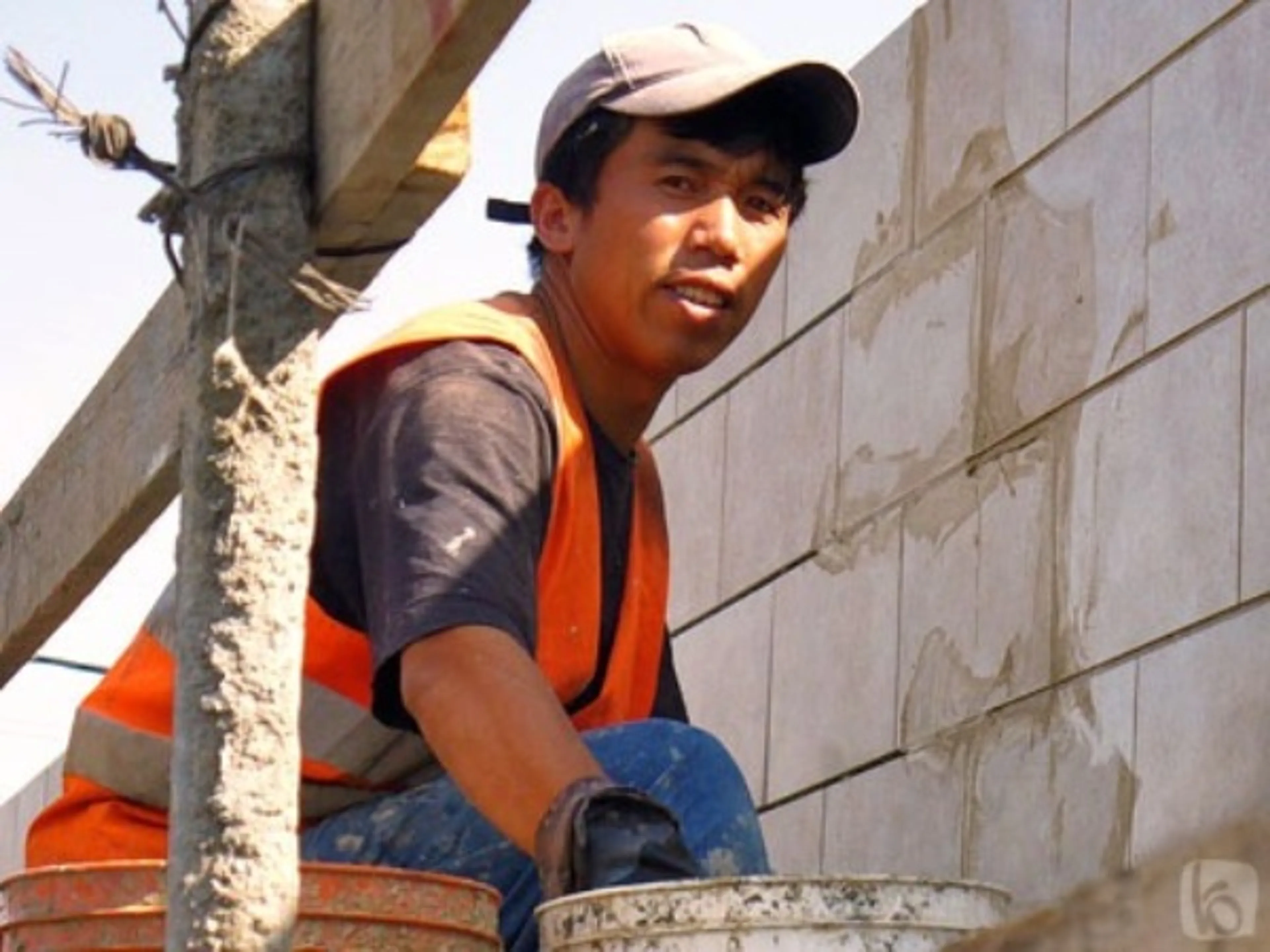 Капитал - Мигранты смогут непрерывно работать в стране около года