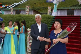 Капитал - Амандык Баталов поздравил журналистов с праздником