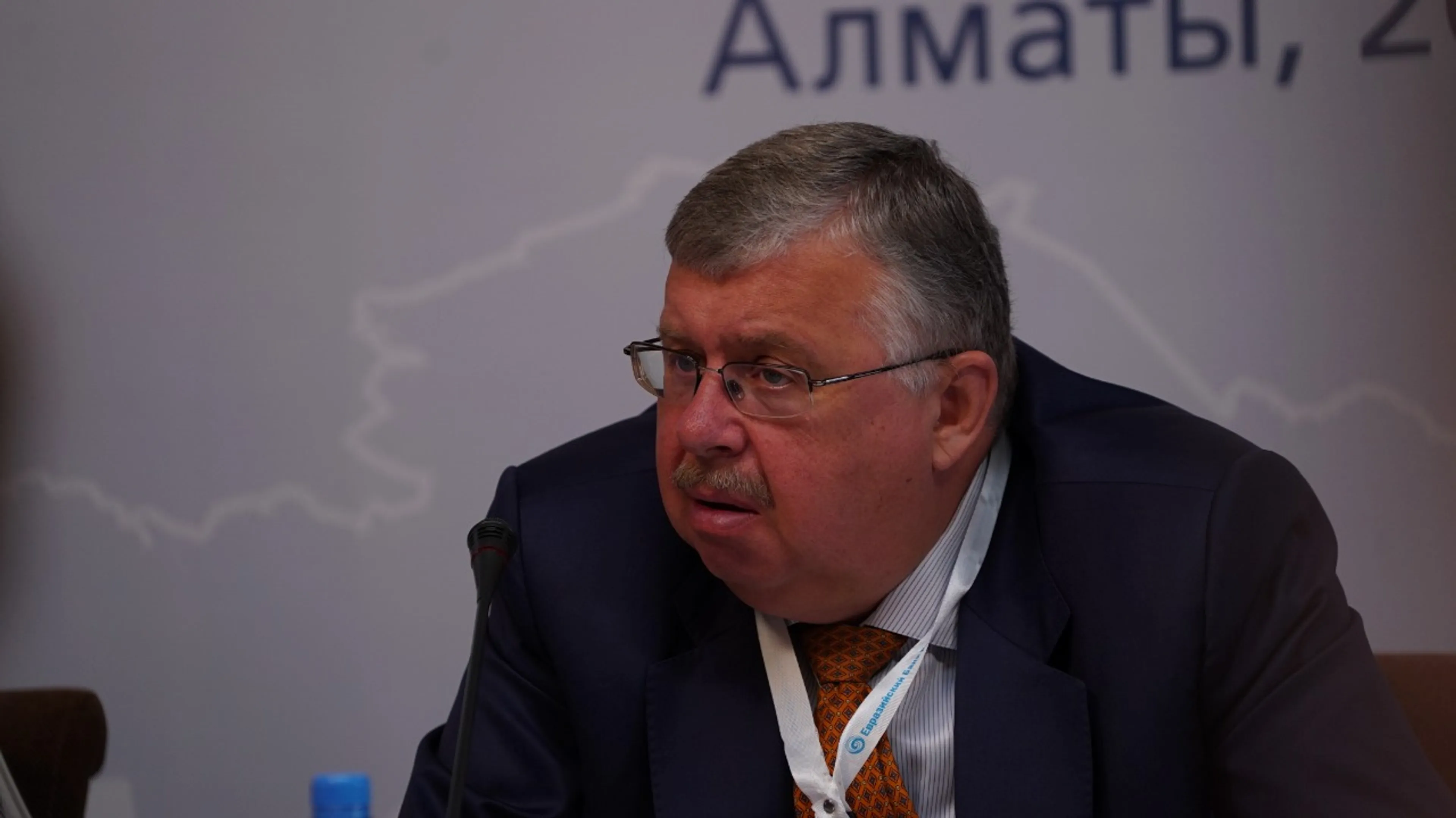 Капитал - Глава ЕАБР об обвинениях российских артистов в возрождении СССР