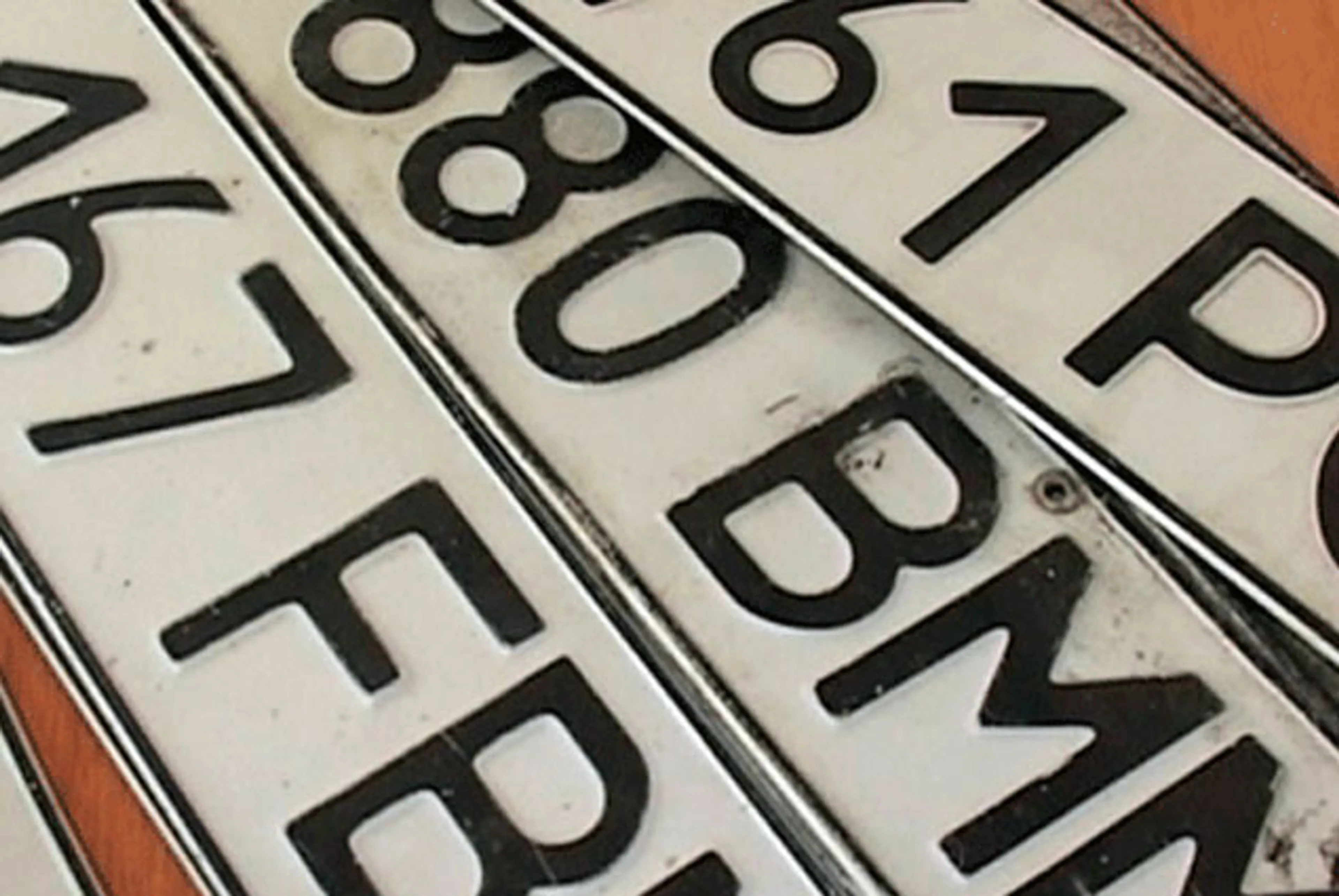 Капитал - Полицейские Астаны выявляют машины с поддельными номерами