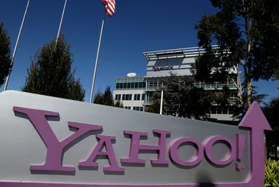 Yahoo сократит 15% сотрудников