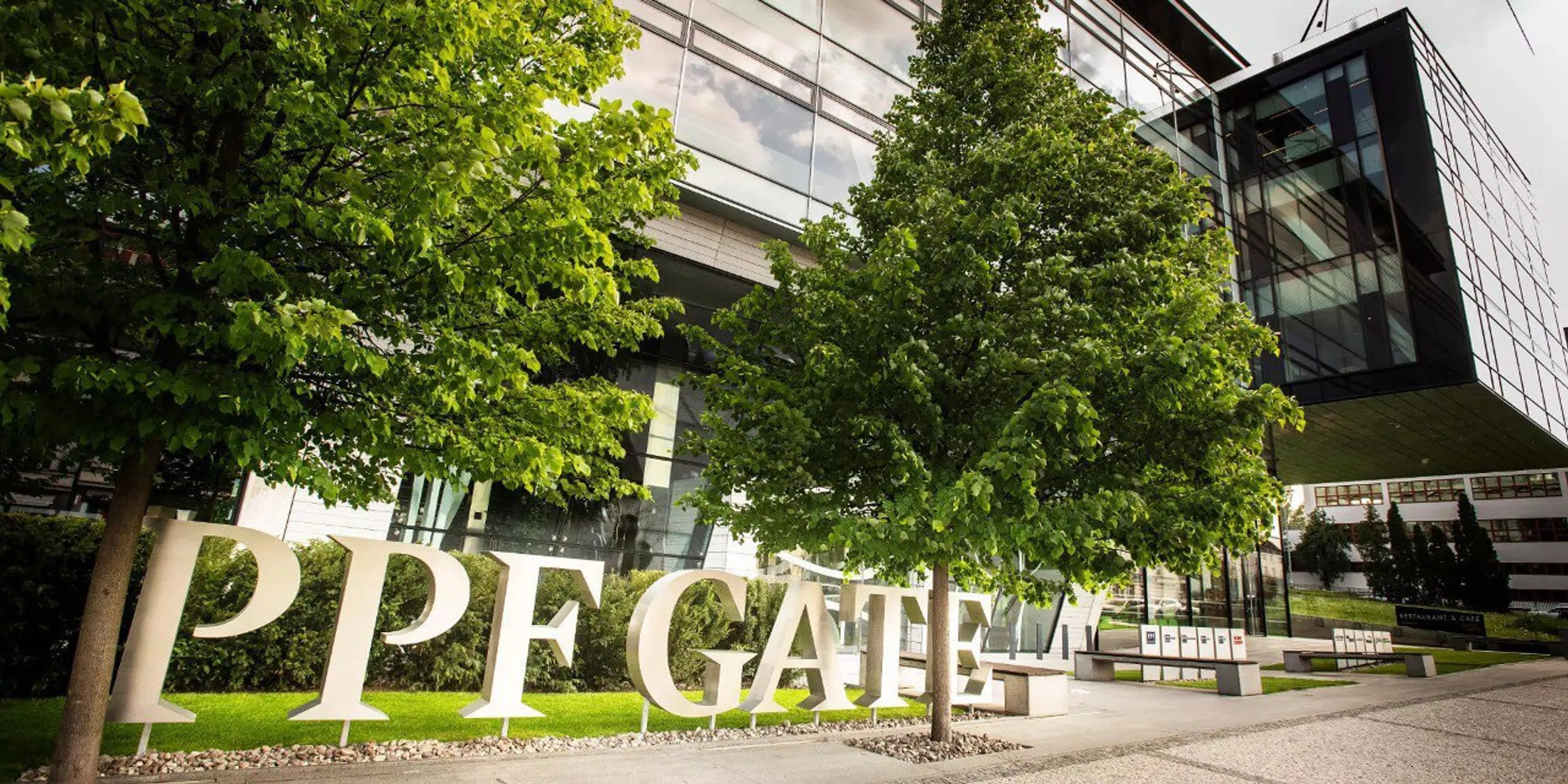 Капитал - Рената Келлнерова и ее семья стали 100%-ными владельцами Группы PPF