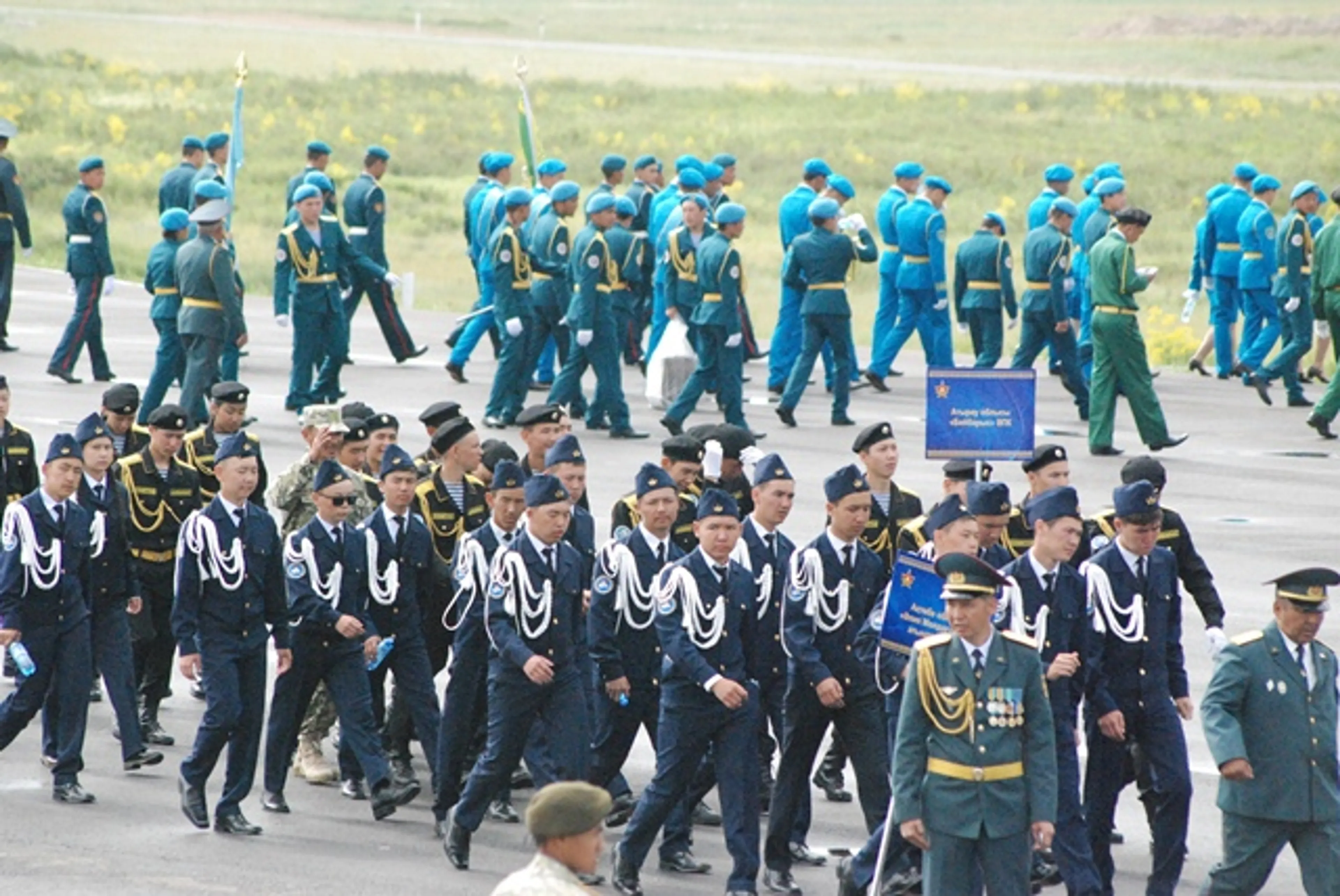 Капитал - Казахстанская армия оснащена вооружением со всего мира