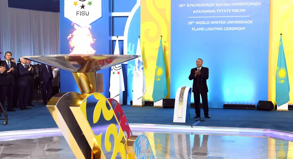 Капитал - Президент зажег факел Всемирной зимней Универсиады