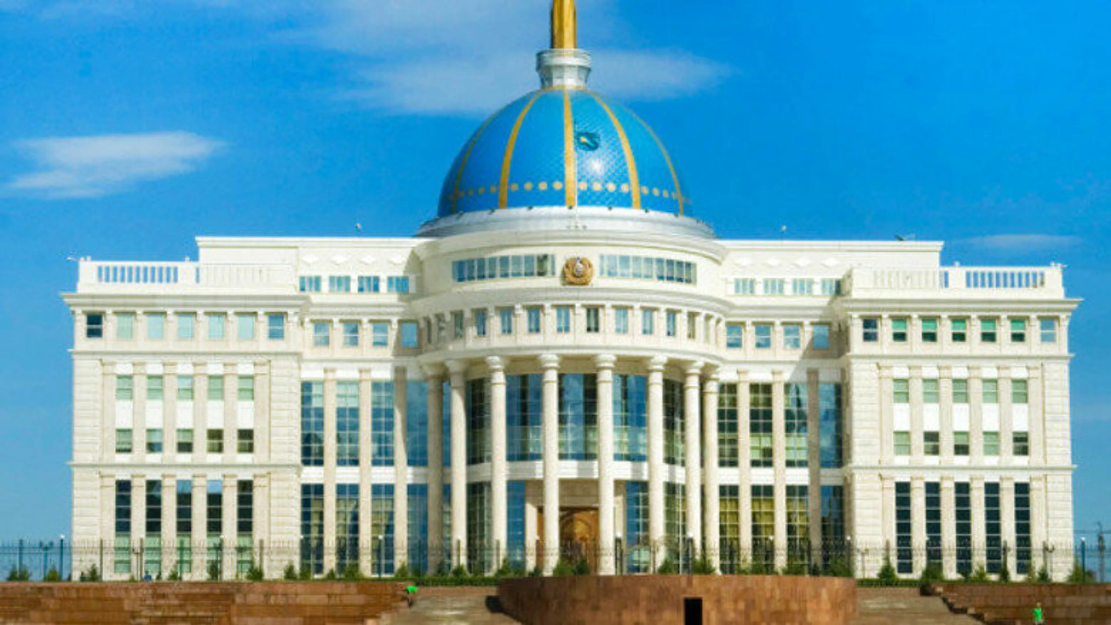 Капитал - Президент направил телеграмму соболезнования премьер-министру Японии Фумио Кишиде