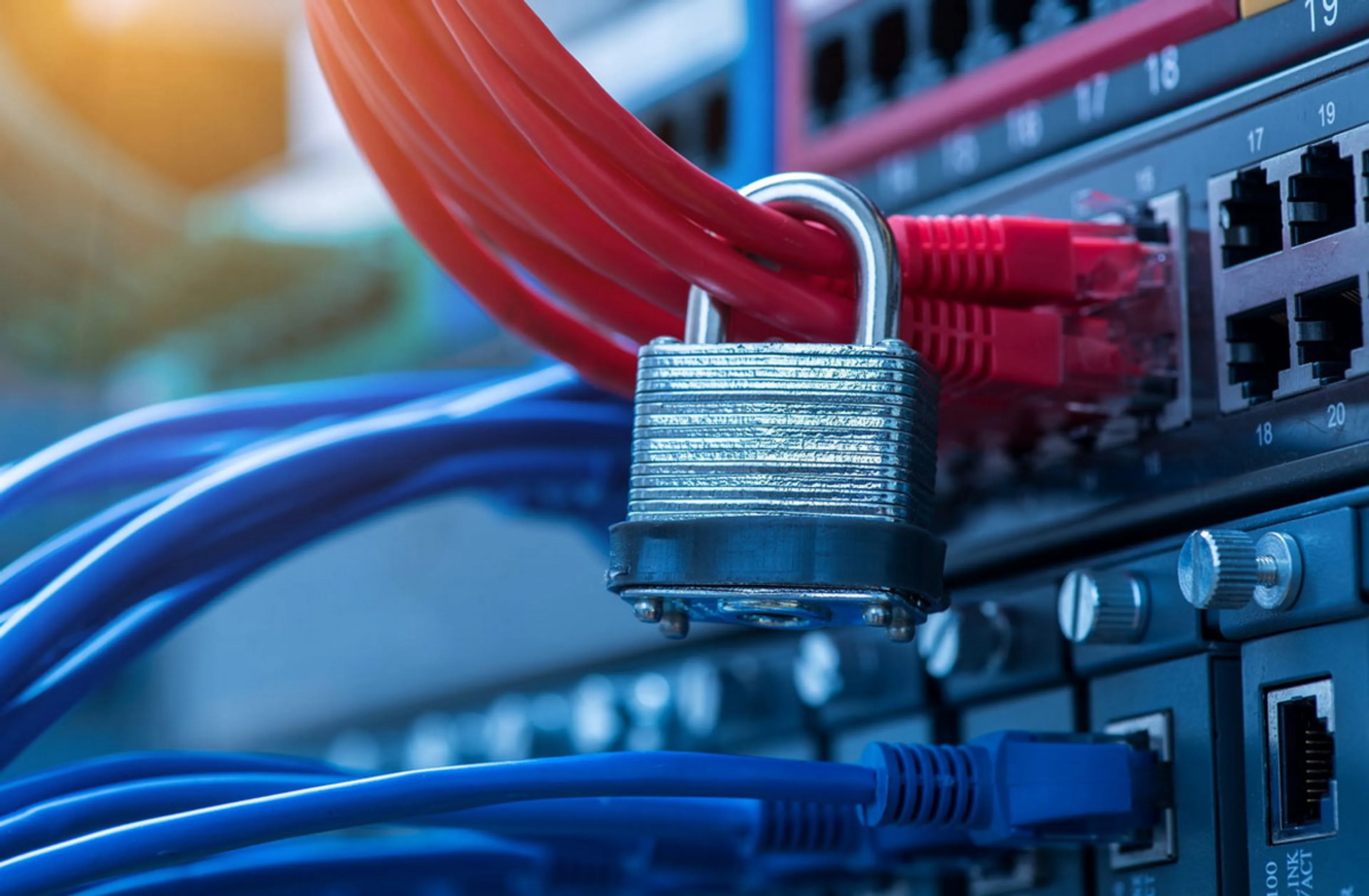 Капитал - В России вступил в силу закон о «суверенном Рунете»