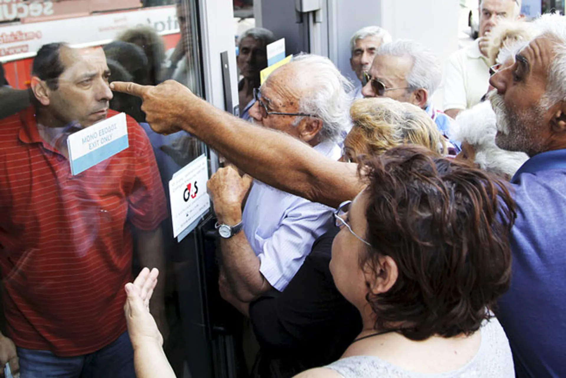 Капитал - S&P повысило рейтинг Греции на две ступени