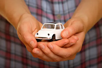 Казахстанцы отказываются от дорогих автостраховок