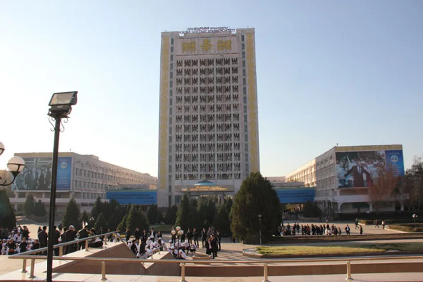 Капитал - Фигурантке скандала в КазНУ угрожают неизвестные