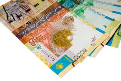 Финансисты и страховщики зарабатывают больше всех