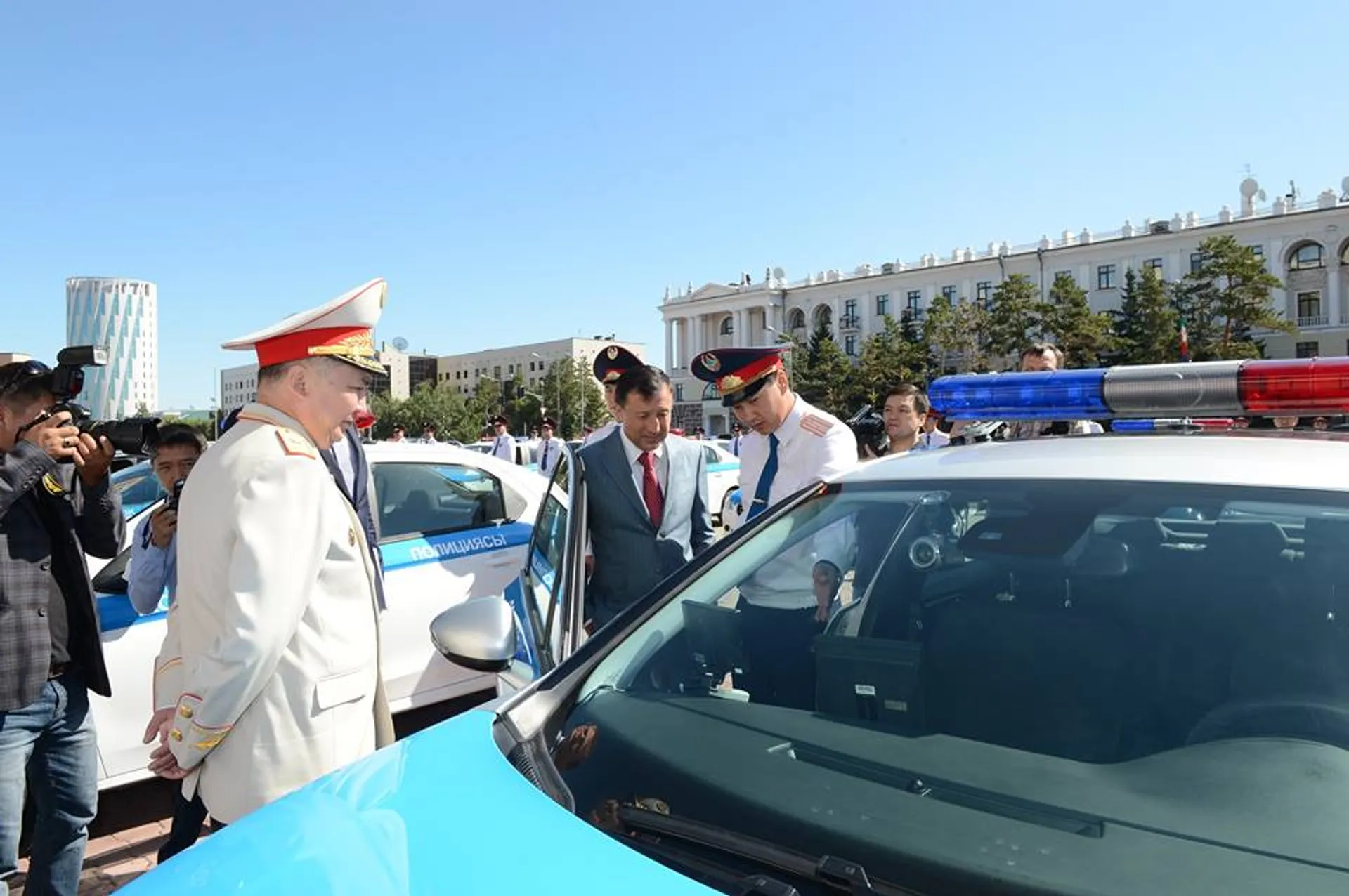 Капитал - Полицейские Астаны получили 40 новых автомобилей
