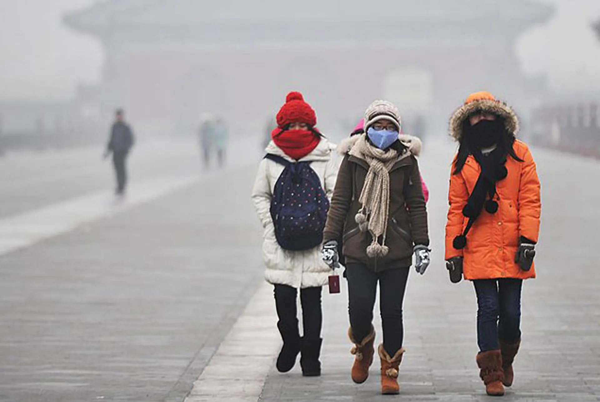 Капитал - Более 200 авиарейсов перенесены в Пекине из-за смога