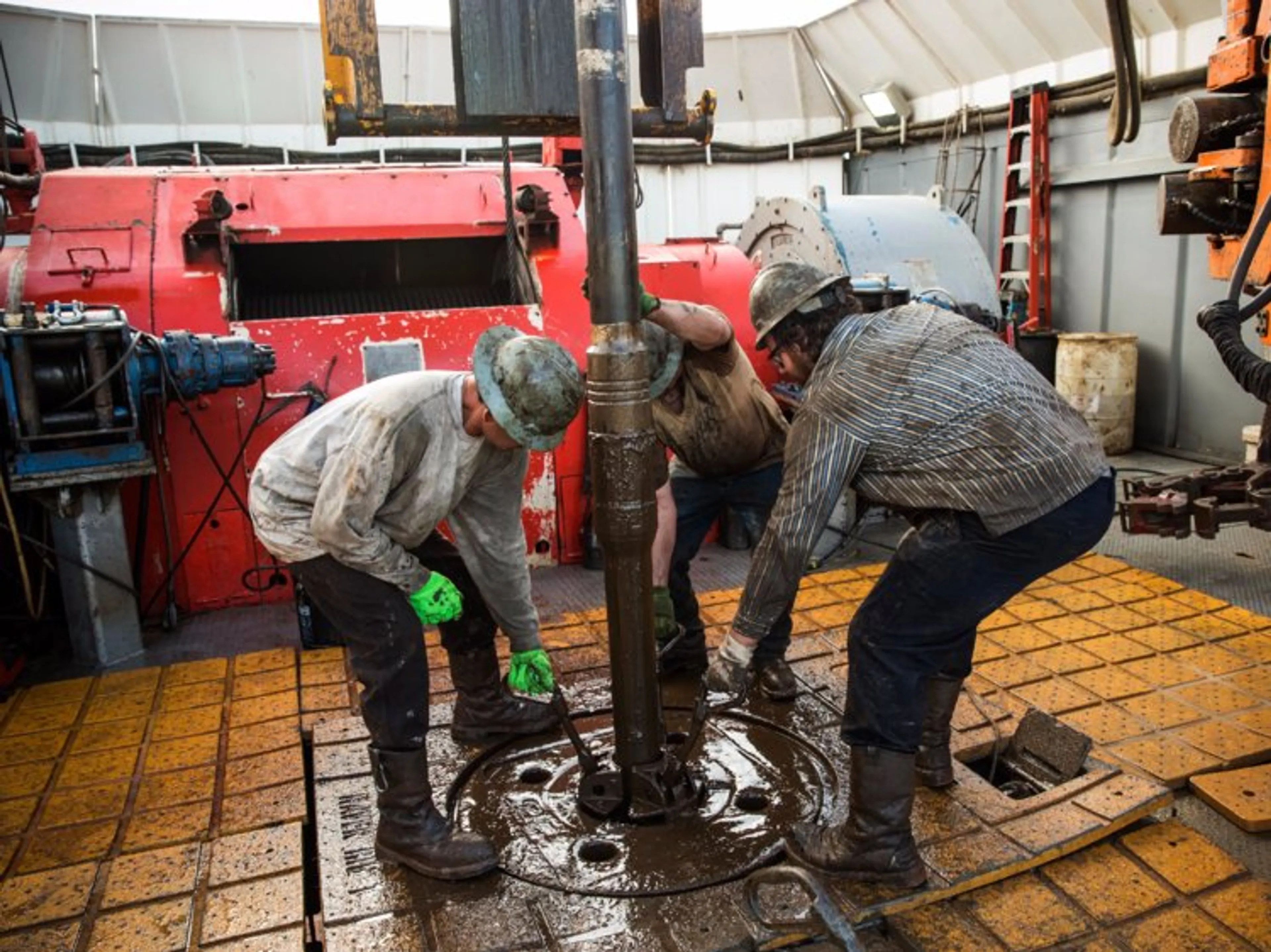 Капитал - Котировки Brent впервые за полгода упали ниже $69