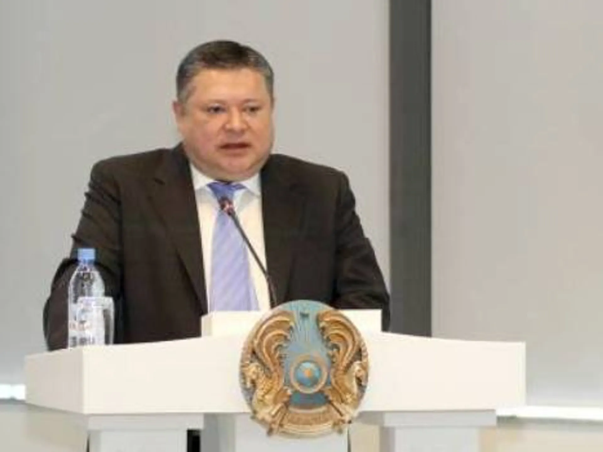 Капитал - Госсекретарю РК неудобно за наплыв исторических графоманов