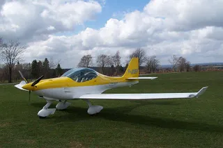 Капитал - Два человека погибли при крушении легкого самолета FK14