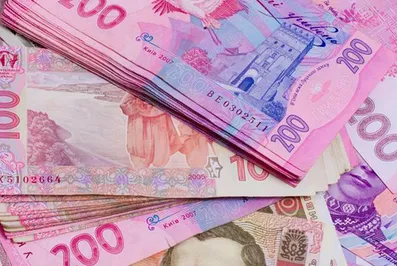 В Крыму и Севастополе прекратилось обращение гривны