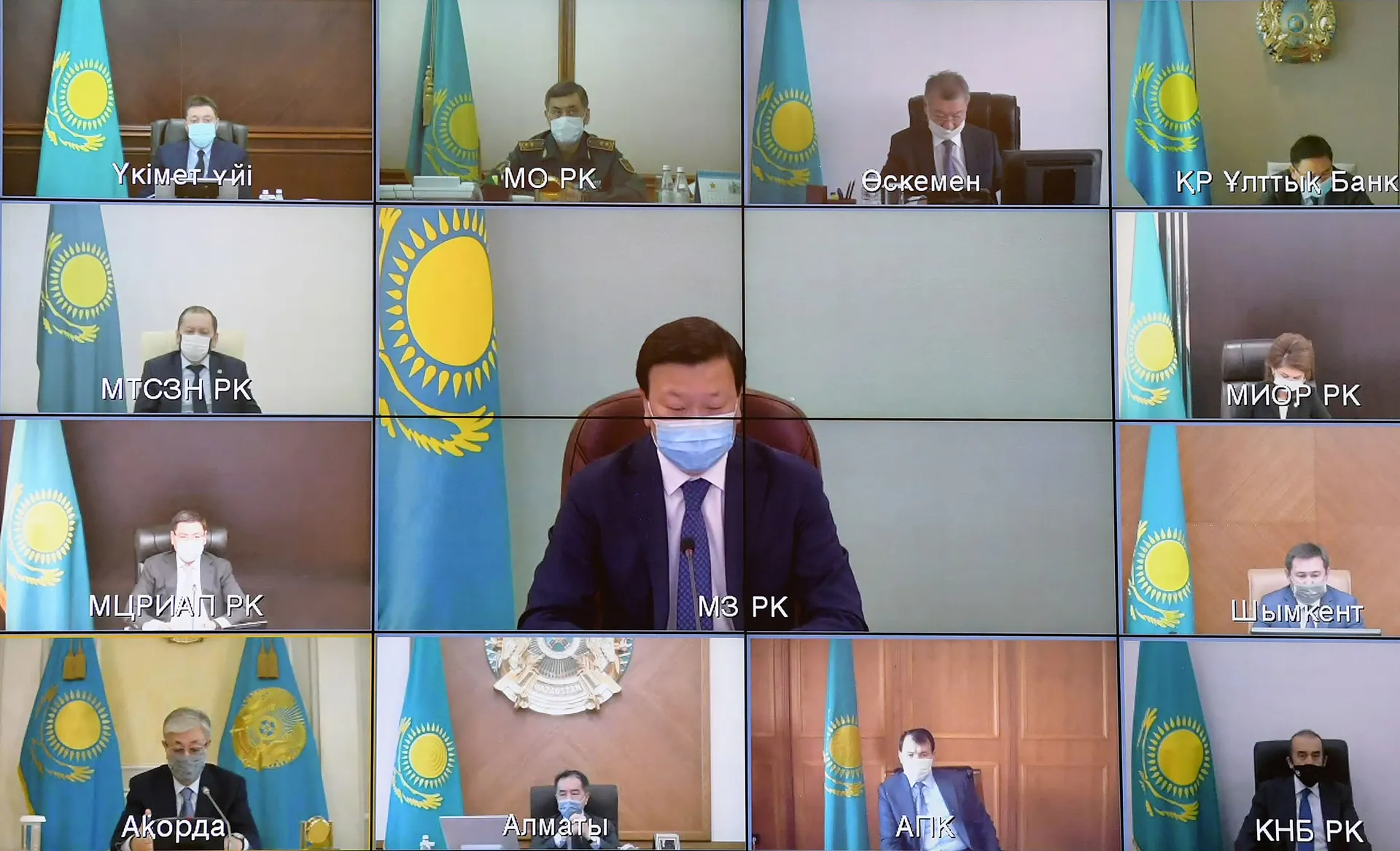 Капитал - Правительство должно в течение пяти дней решить вопрос обеспечения лекарствами