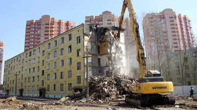 Почти 900 ветхих домов планируют снести в Алматы