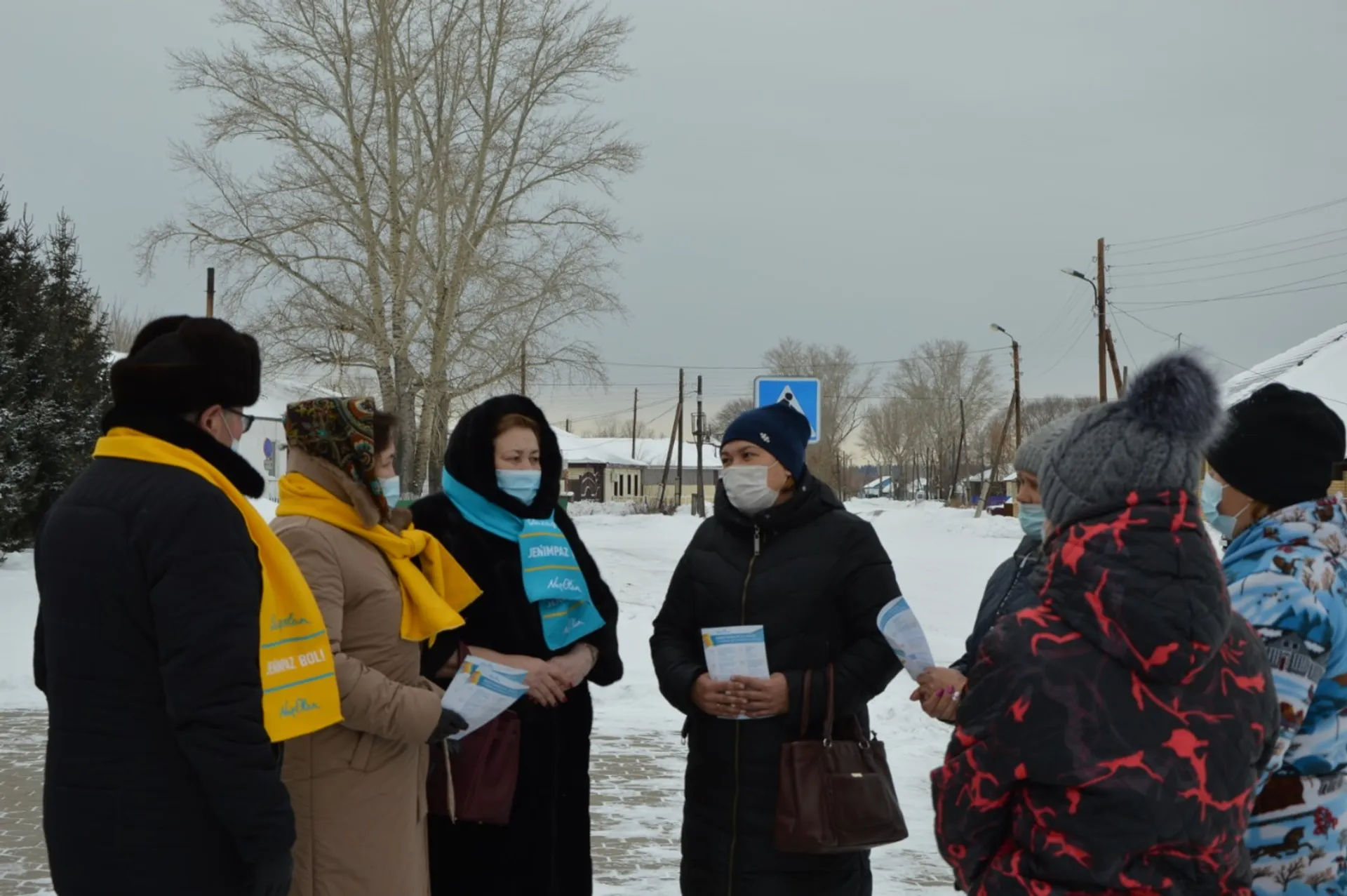 Капитал - Волонтеры проводят акцию «Мой дом, моя улица, мое село»