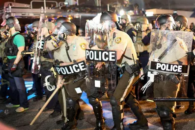 В Фергюсоне вновь начались беспорядки