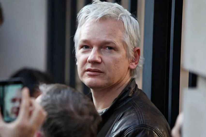 Капитал - Джулиан Ассанж допустил свою сдачу властям Великобритании