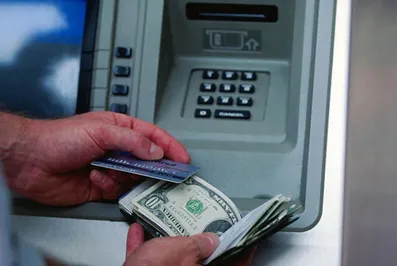 Мультивалютные банкоматы представлены всего у пяти банков РК