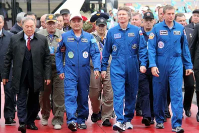 Нурсултан Назарбаев провел встречу с космонавтами