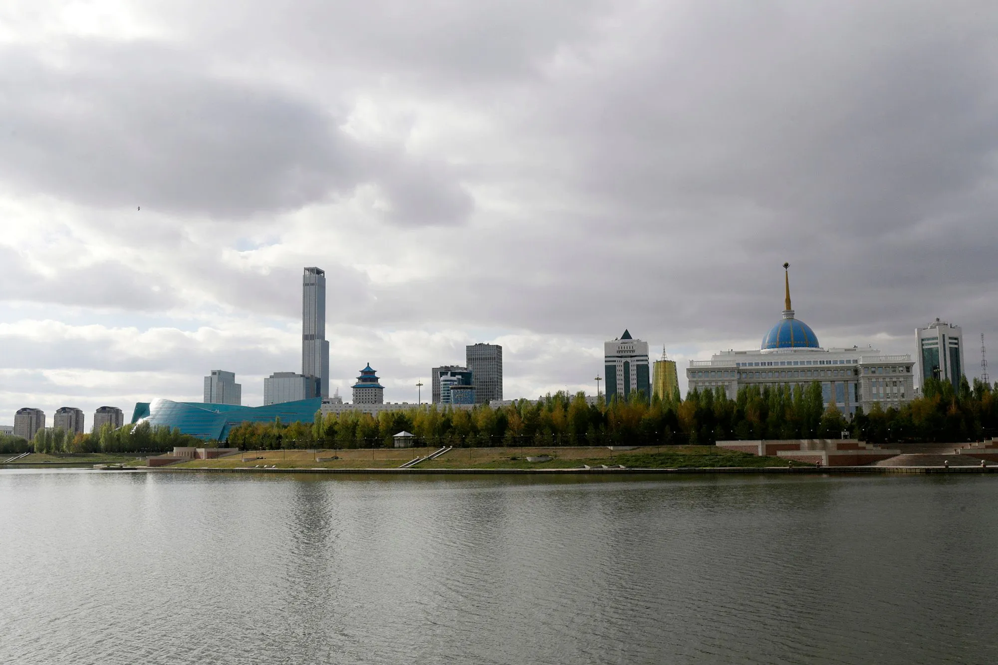 Над Астаной временно закроют воздушное пространство