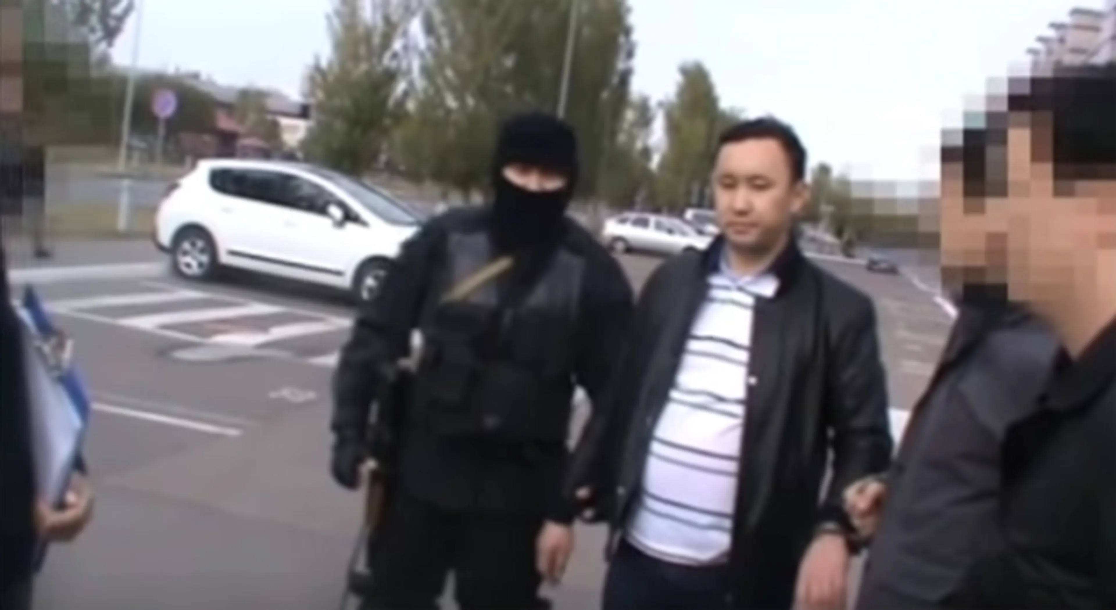 Капитал - При получении взятки задержаны сотрудники двух министерств