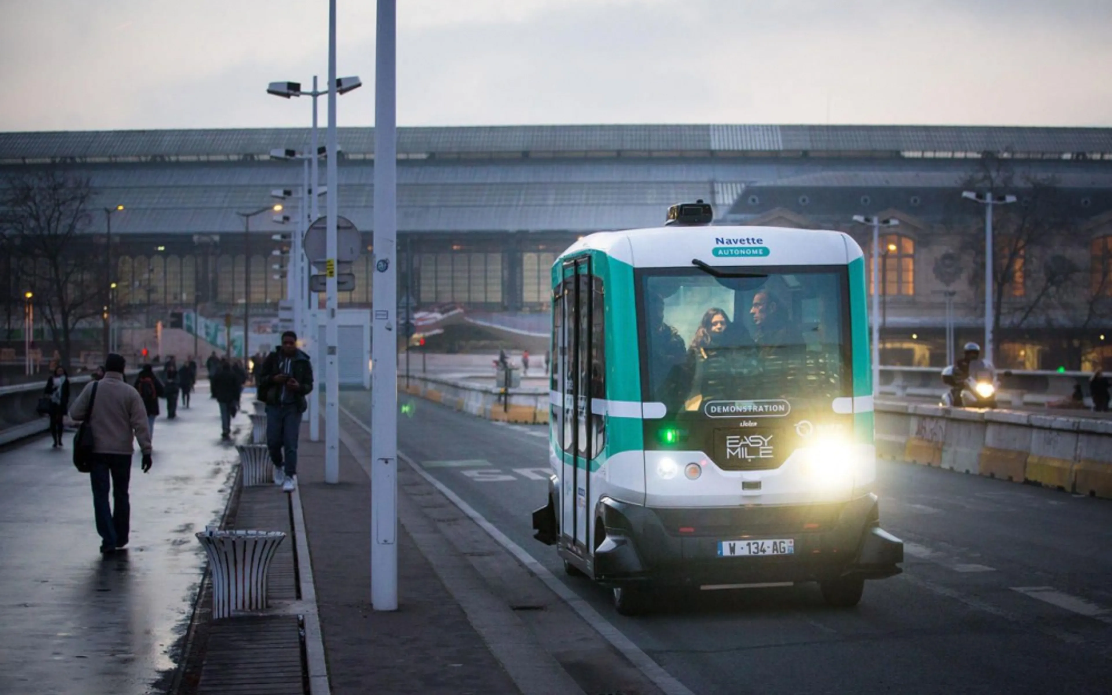 Капитал - В Париже появились беспилотные автобусы
