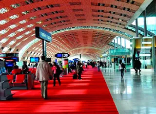 Капитал - Правительство Франции продает долю в Аэропортах Парижа