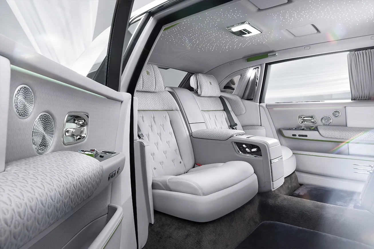 Новый Range Rover Sport и обновленный Rolls-Royce Phantom - фото kapital.kz