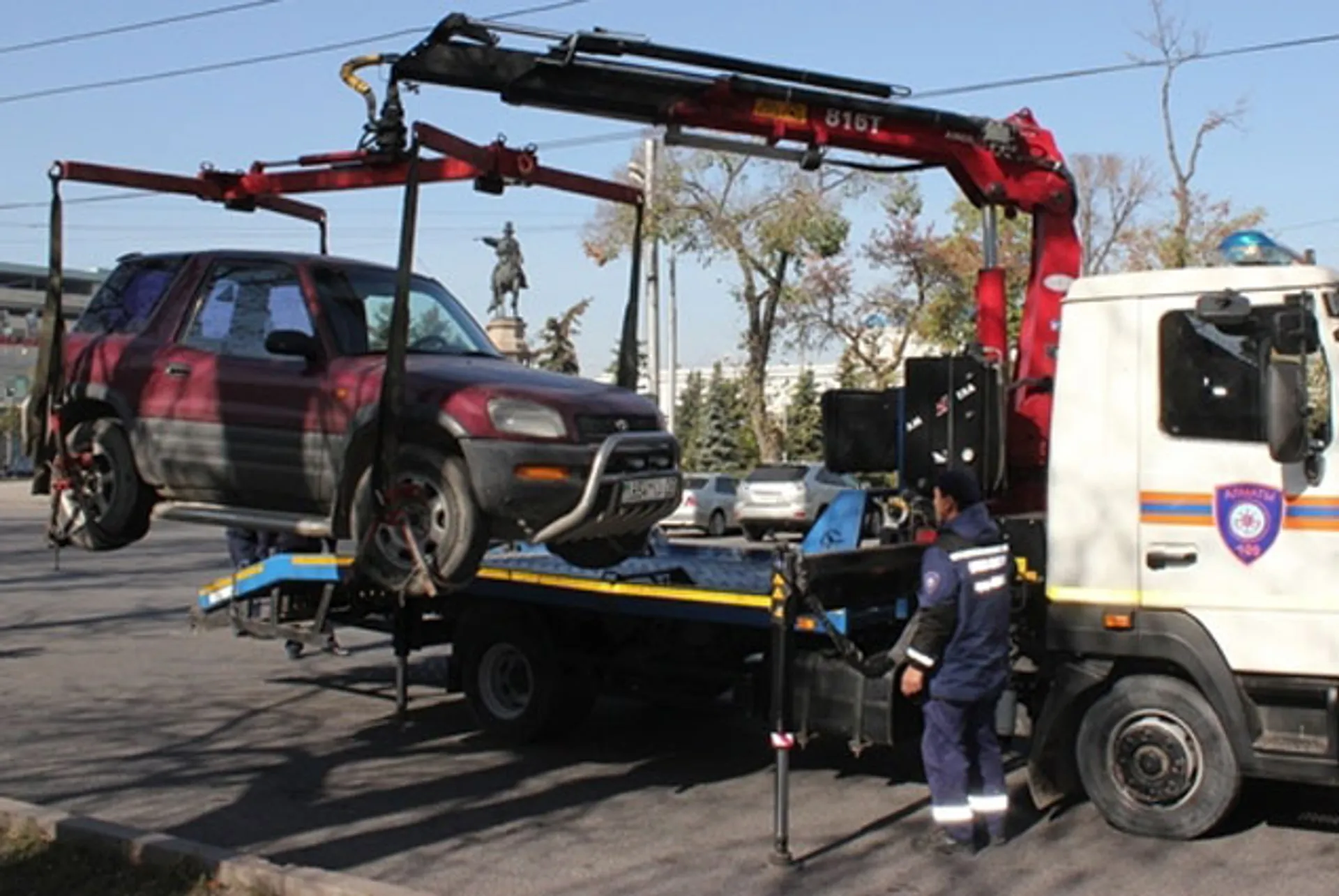 Капитал - В Алматы выявлено 68 стихийных парковок