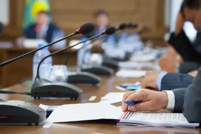 Реорганизацию правительства РК связали с санкциями против России