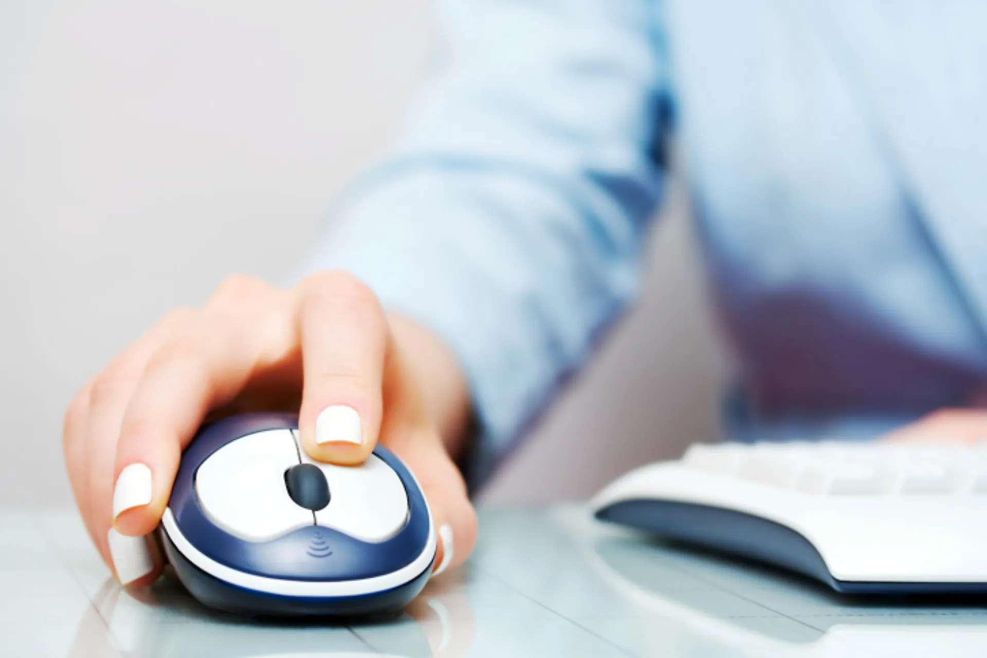 Капитал - Казахстанские сайты пока указывают цены в долларах