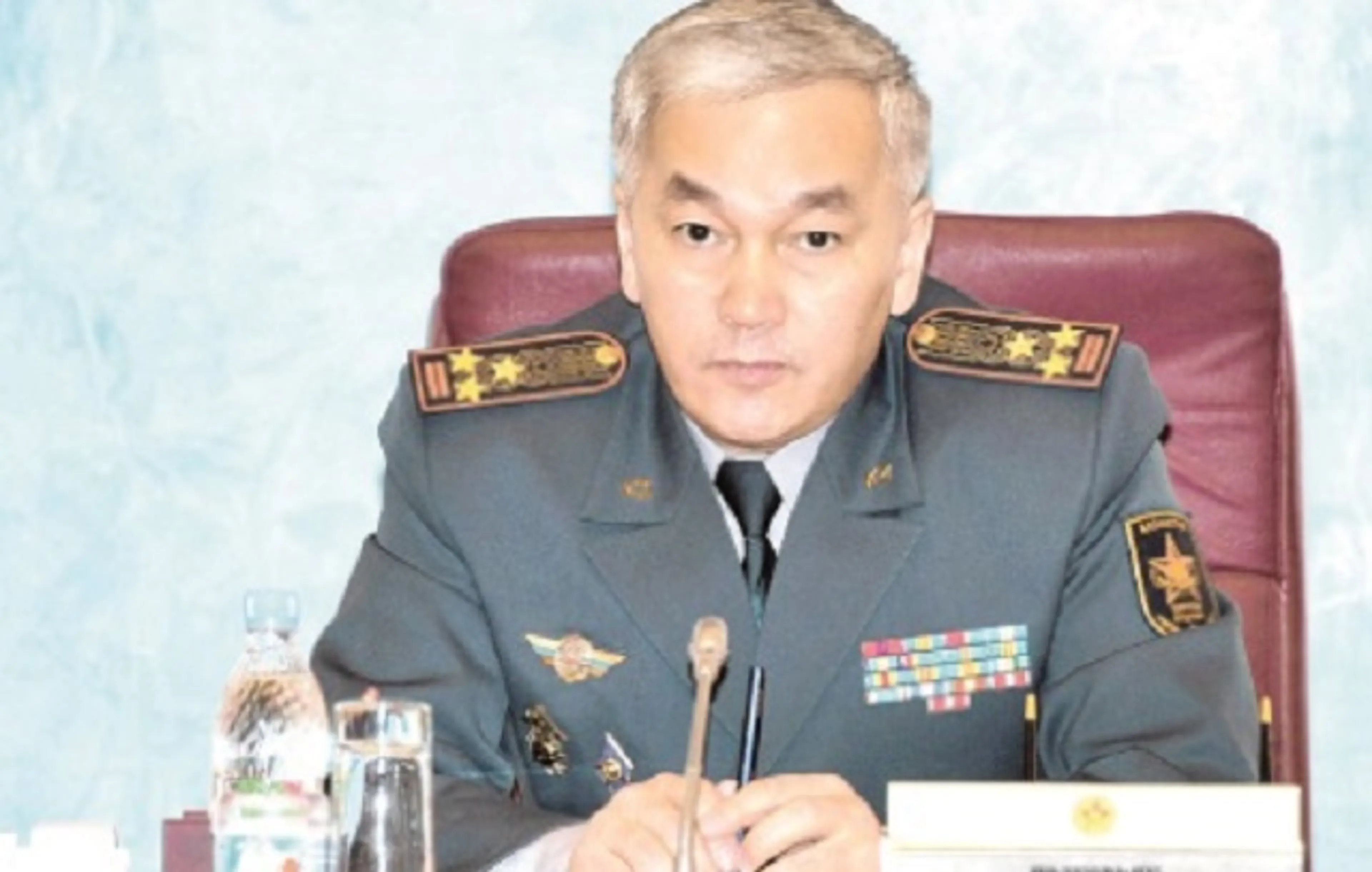 Капитал - Освобожден от должности замминистра обороны РК Акпомбаев