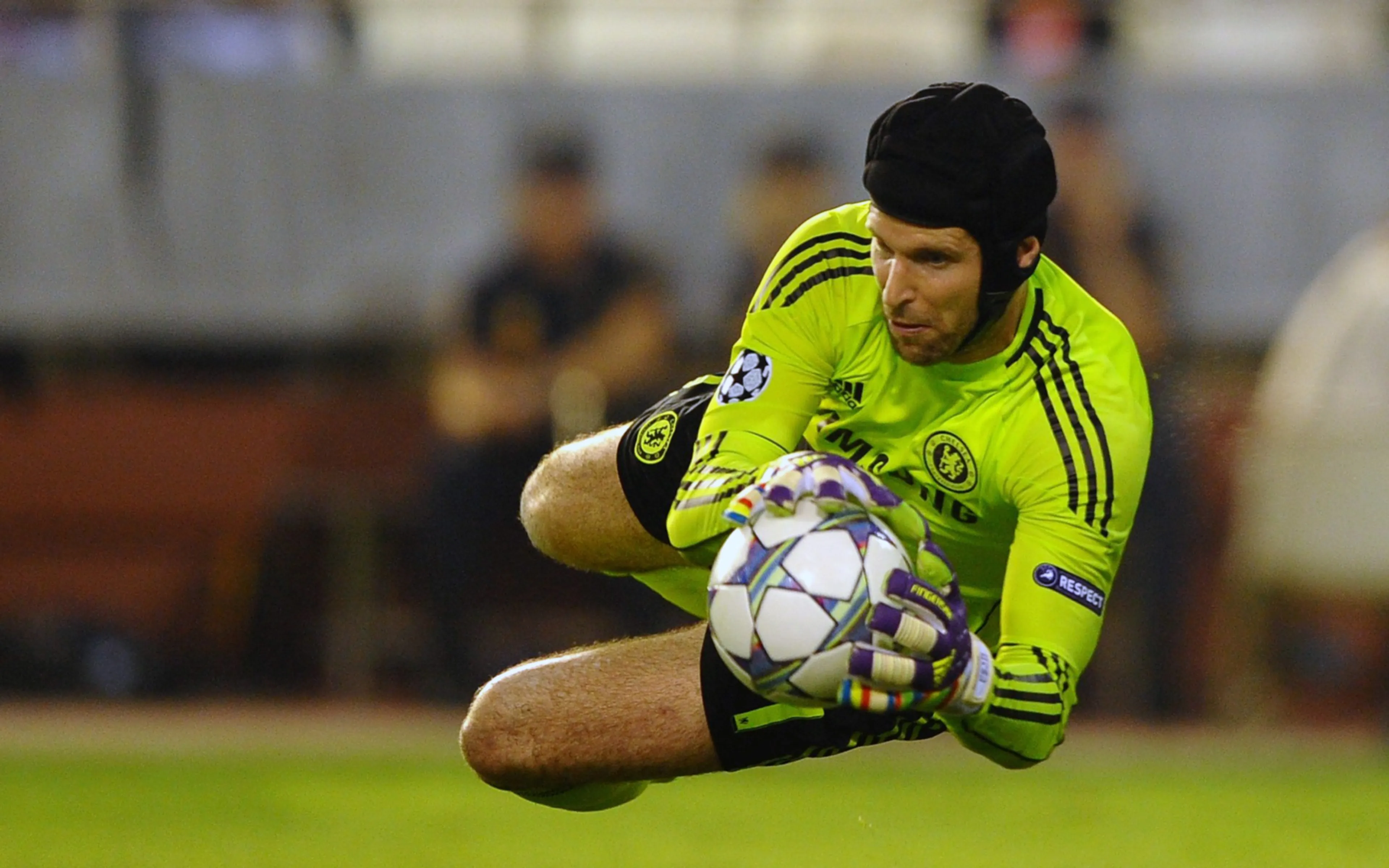 Капитал - «Арсенал» летом хочет купить у «Челси» Петра Чеха