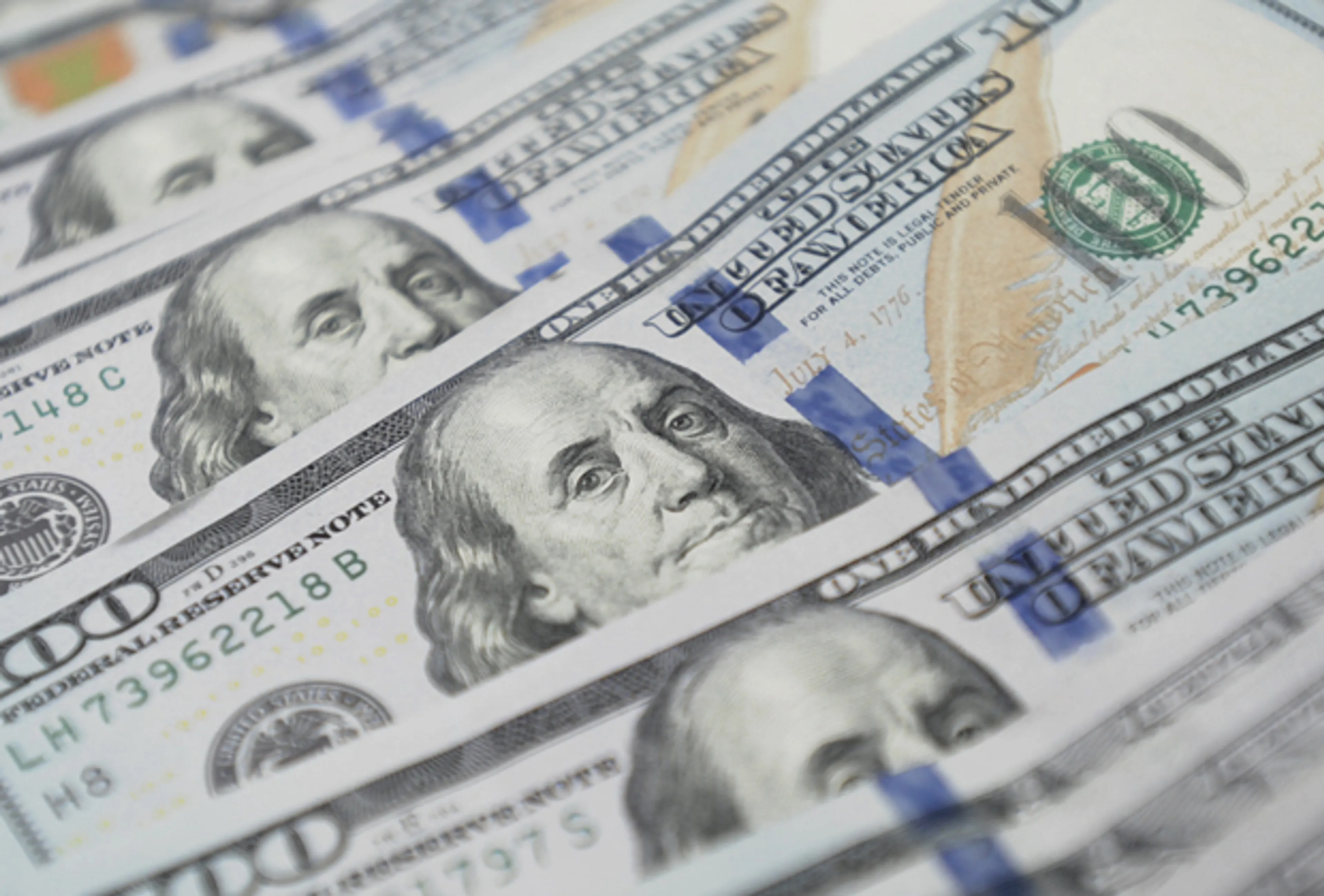 Капитал - На KASE доллар подешевел до 332 тенге