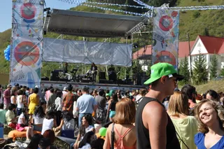 Капитал - Weekender – очки, шляпы и тату