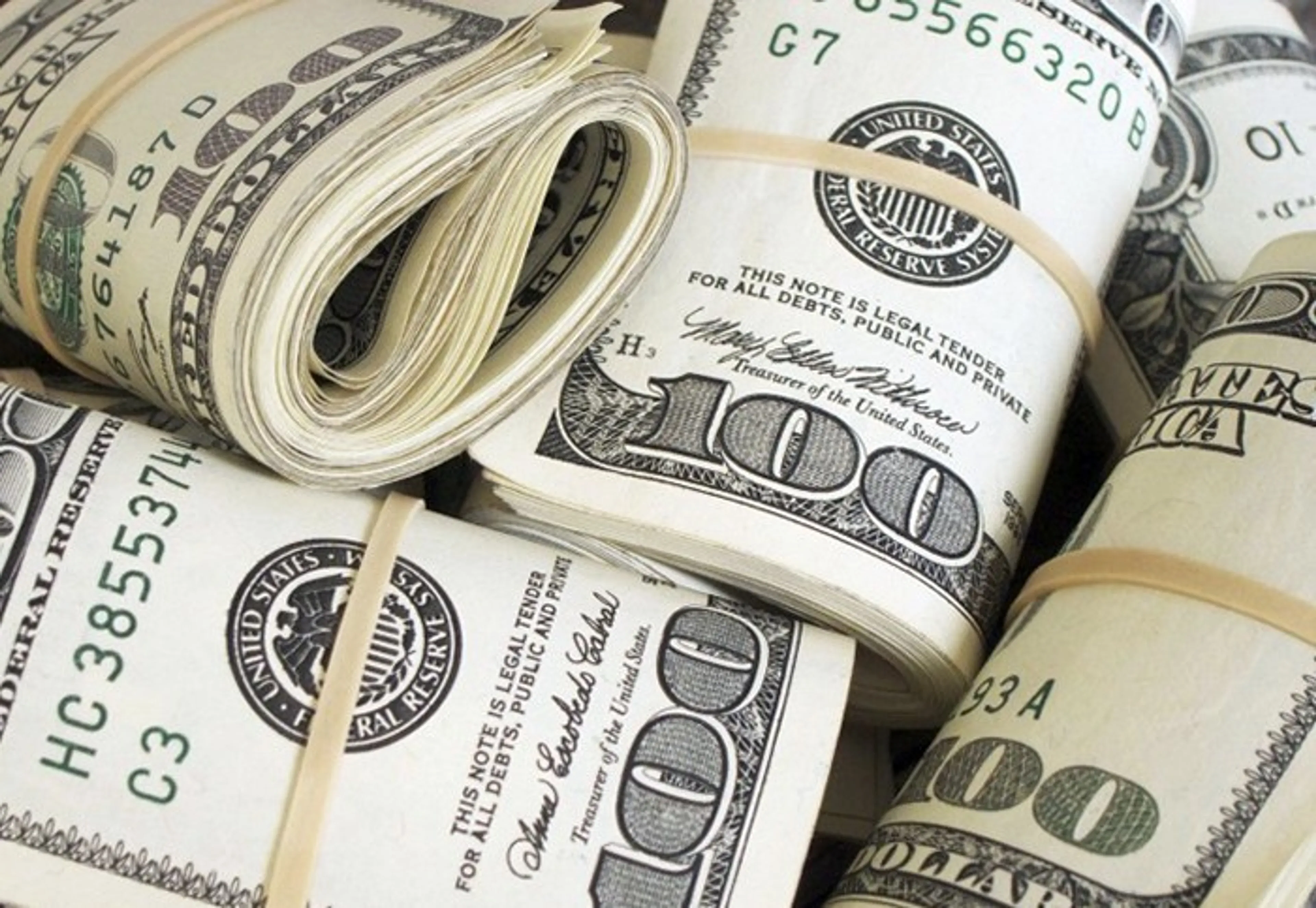 Капитал - Доллар укрепляется к мировым валютам