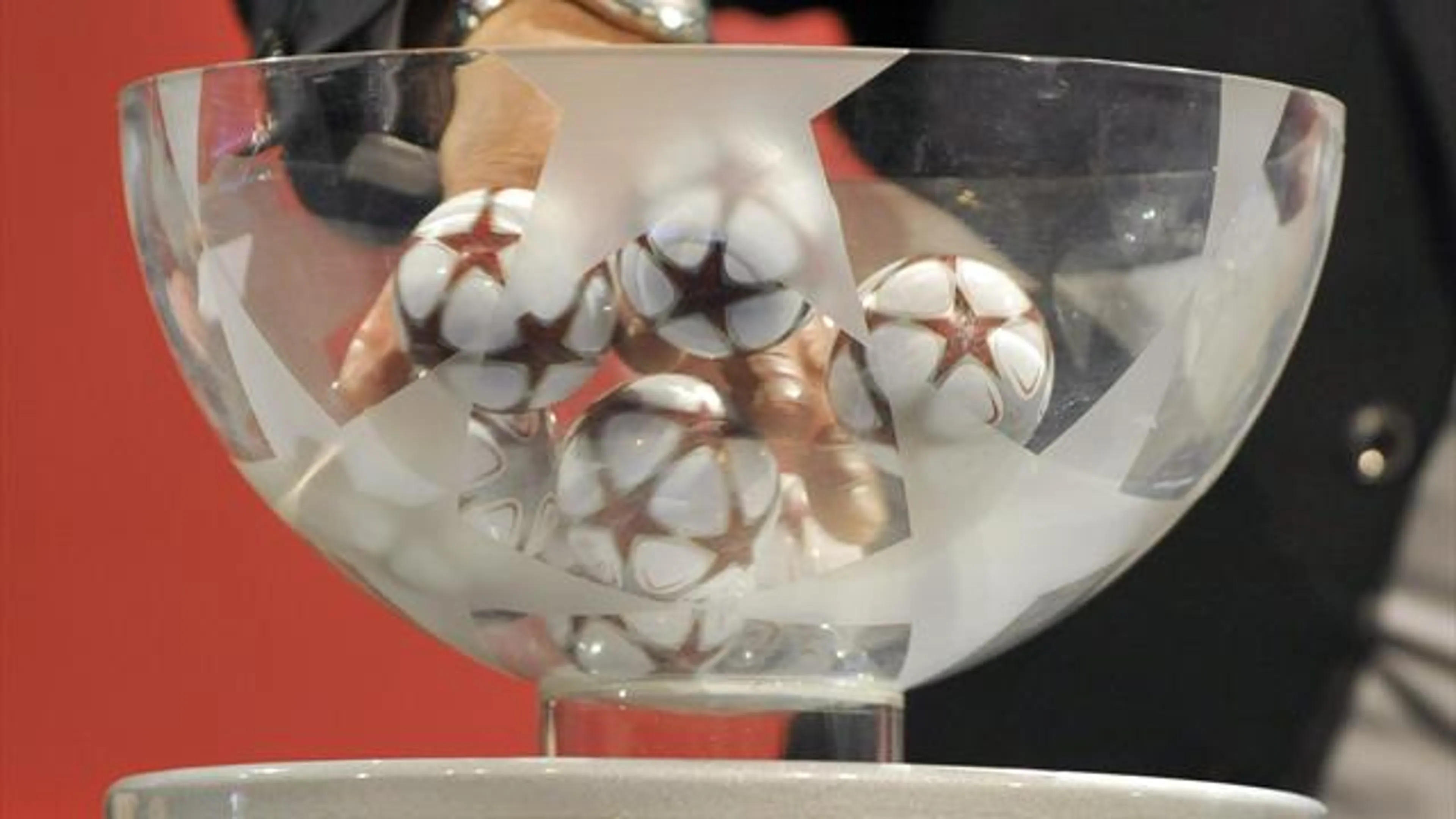 Капитал - Прошла жеребьевка 1/2 финала Лиги чемпионов и Лиги Европы