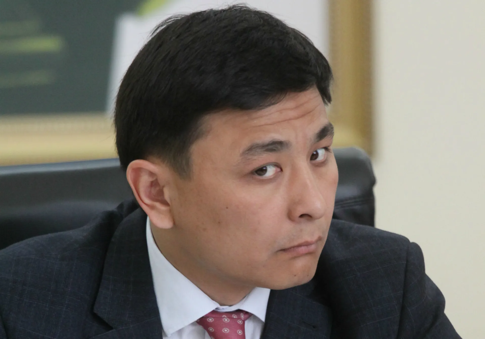 Капитал - Аким ЗКО пересел на автомобиль за 56 млн тенге