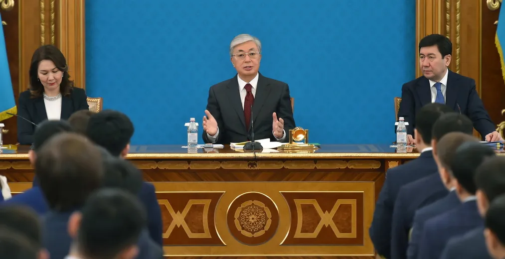 Капитал - Президент о чиновниках: Как стрекозы скачут с одной должности на другую