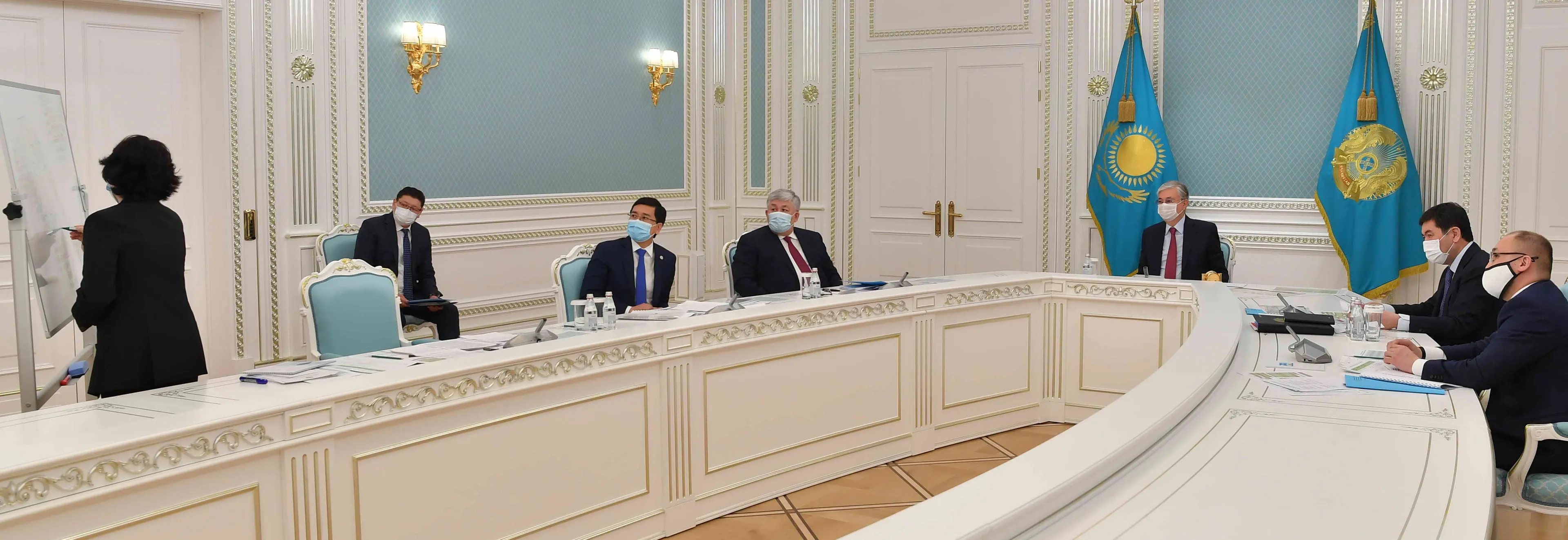 Капитал - Президенту представили проект алфавита на латинице