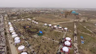 Капитал - Тонну плова приготовили в Туркестане на Наурыз