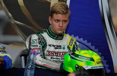 Сын Шумахера дебютировал за рулем болида Ф-4