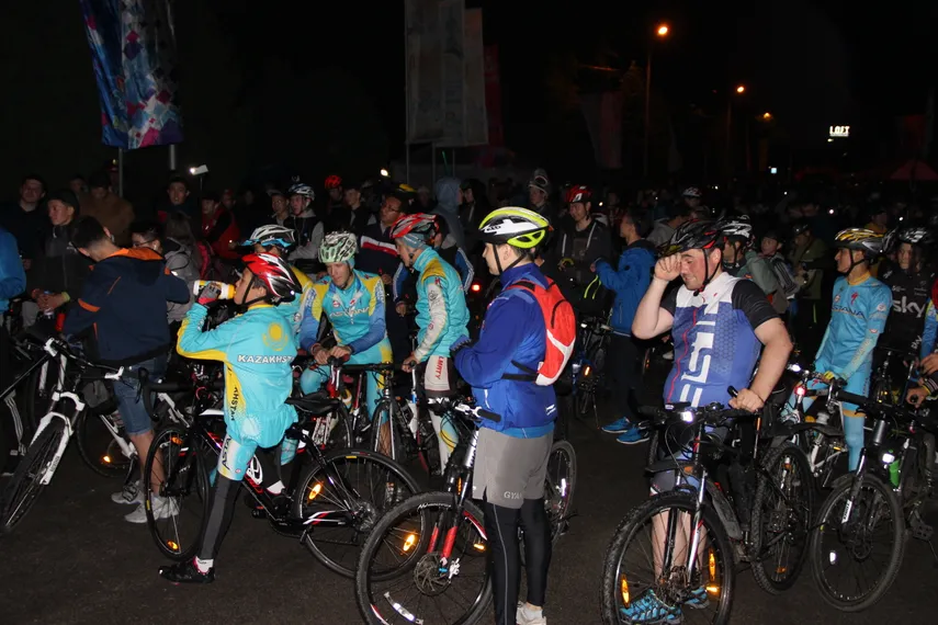 Капитал - Алматинские велосипедисты засветились на улицах