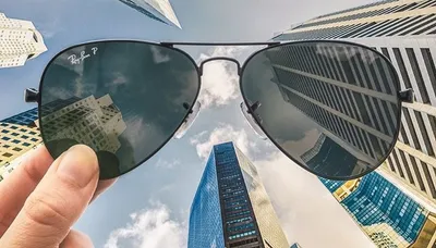 Производитель очков Ray-Ban объявил о слиянии с Luxottica