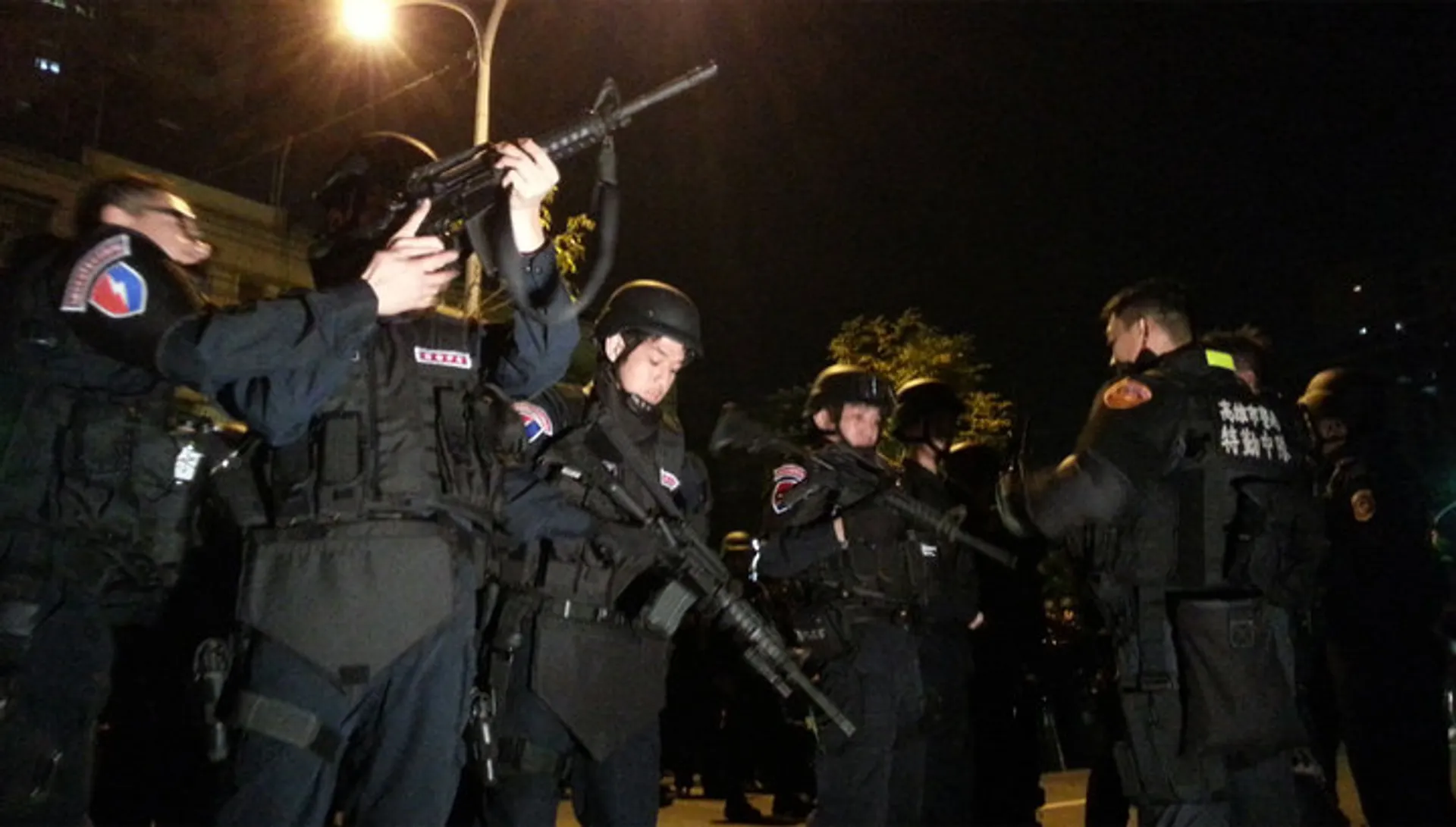 Капитал - Тайваньские заключенные взяли заложников