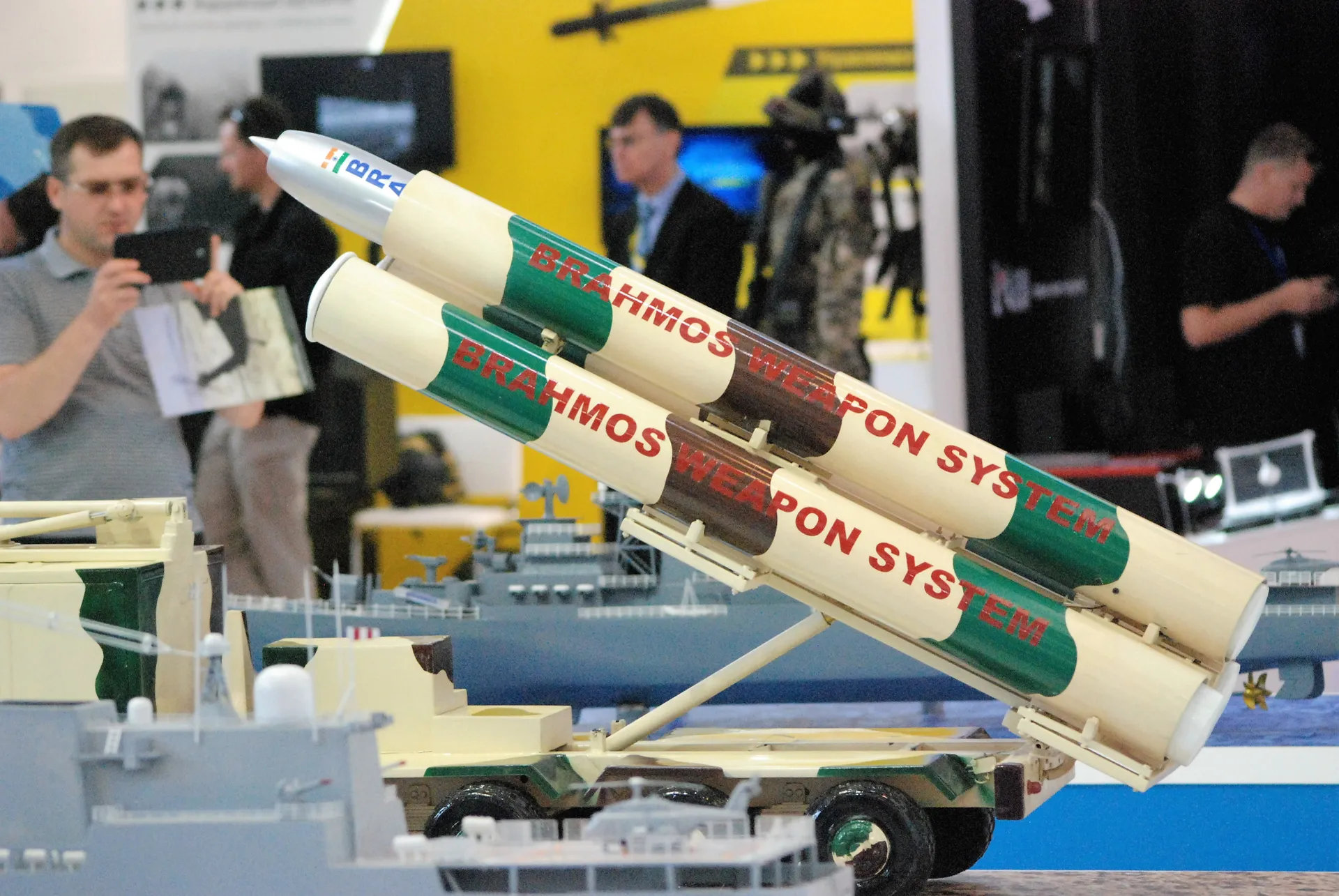 Капитал - В Астане открылась выставка KADEX-2016